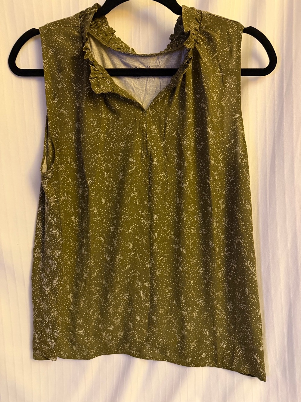 Perfect little fall top from Loft. Women’s  size M